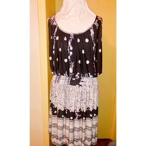 Black and White Sleeveless Dress